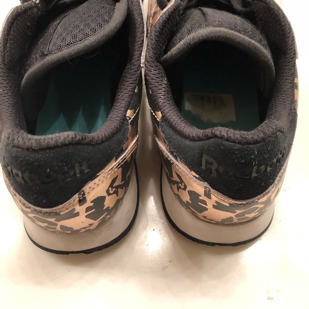 Gold/black Reebok’s - Picture 2 of 3